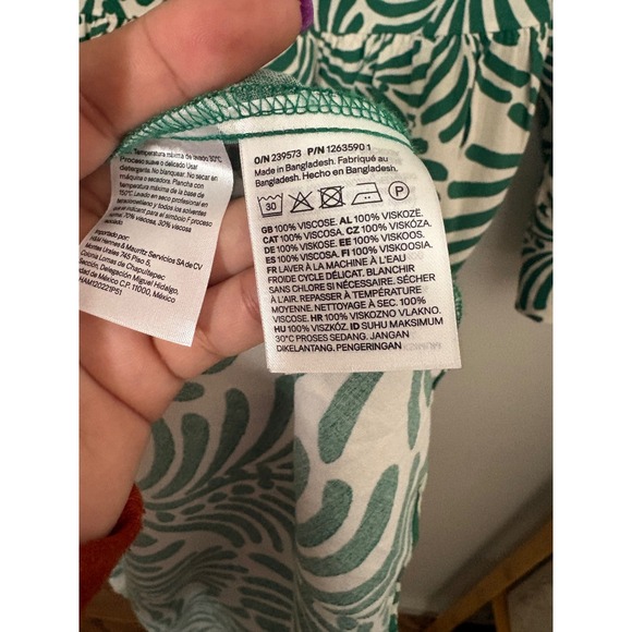 H&M Green Leaf Print Tiered Maxi Shirt Dress Women's Size S Boho Vacation Resort - Picture 5 of 11